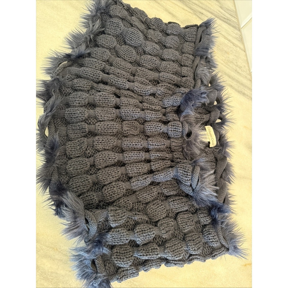 Coldwater Creek NWOT Navy Blue Cable Knit Faux Fur Trim Infinity Scarf